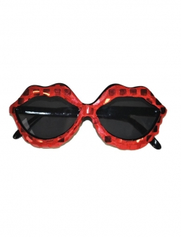 ����������� ������ Kiss ������� ��� ��� ������� Epilegin.