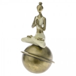  polyresin  yoga    
