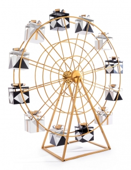 Χριστουγεννιάτικο μεταλλικό καρουζέλ με δώρα μαύρο άσπρο 178Χ166Χ59εκ από την εταιρία Epilegin. Χριστουγεννιάτικο μεταλλικό καρουζέλ με δώρα μαύρο άσπρο 178Χ166Χ59εκ από την εταιρία Epilegin.