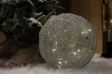  Χριστουγεννιάτικη Led φωτιζόμενη μπάλα ασημί 30 LED 40εκ 