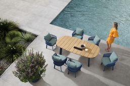 Τραπεζαρία Higold 7pcs Teak & Rope Aio Blue από την εταιρία Epilegin. Τραπεζαρία Higold 7pcs Teak & Rope Aio Blue από την εταιρία Epilegin.