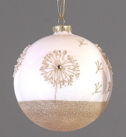 Χριστουγεννιάτικη γυάλινη μπάλα λευκή με σχέδιο χρυσό 10εκ από την εταιρία Epilegin. Χριστουγεννιάτικη γυάλινη μπάλα λευκή με σχέδιο χρυσό 10εκ από την εταιρία Epilegin.
