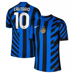 Στολή Ποδοσφαιριστή Nerazzurri No10 από την εταιρία Epilegin. Στολή Ποδοσφαιριστή Nerazzurri No10 από την εταιρία Epilegin.