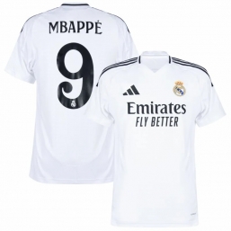 Στολή Ποδοσφαιριστή Galacticos No9 από την εταιρία Epilegin. Στολή Ποδοσφαιριστή Galacticos No9 από την εταιρία Epilegin.