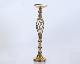Χριστουγεννιάτικο μεταλλικό κηροπήγιο χρυσό 15x58εκ  από την εταιρία Epilegin. Χριστουγεννιάτικο μεταλλικό κηροπήγιο χρυσό 15x58εκ  από την εταιρία Epilegin.
