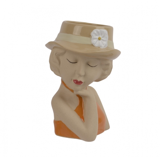  ����� Stoneware "Girl with Hat" ��������� 11.1x10.5x15.5cm ��� ��� ������� Epilegin. 
