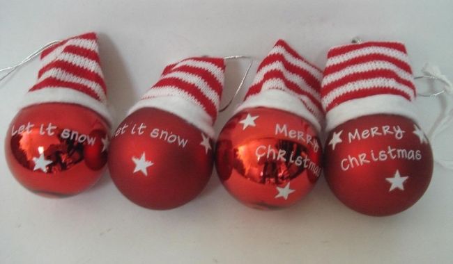 Χριστουγεννιάτικη μπάλα με σκούφο κόκκινη Φ5 Χ 9εκ από την εταιρία Epilegin. 