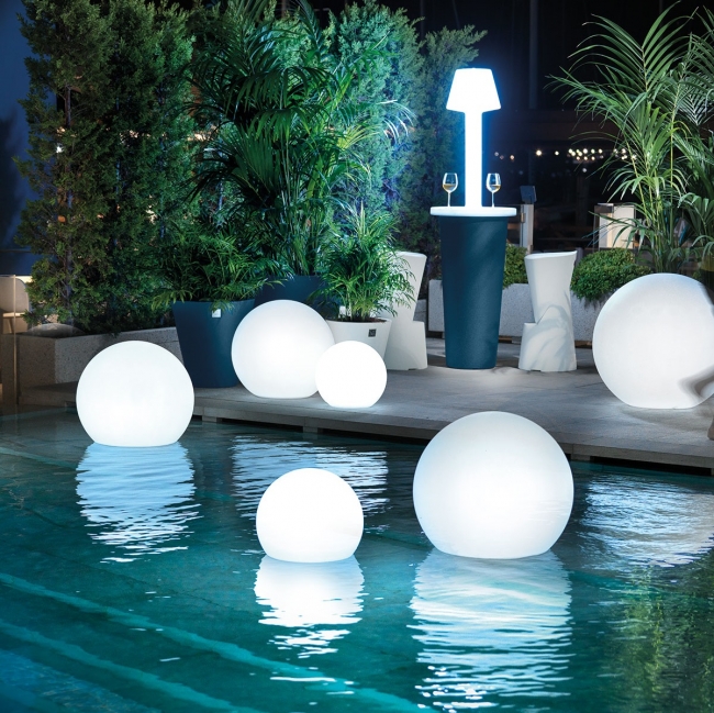  Φωτιστικό Lyxo Design "Luminous Spheres"  Φ18,5x55cm από την εταιρία Epilegin. 