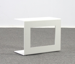 Side Coffee table αλουμινίου Riva White 50x41x25cm από την εταιρία Epilegin. Side Coffee table αλουμινίου Riva White 50x41x25cm από την εταιρία Epilegin.