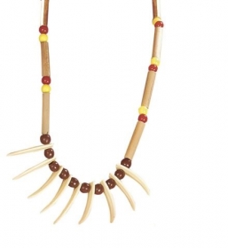 Αποκριάτικο κρεμαστό για τον λαιμό Ινδιάνου κόκκινο κίτρινο από την εταιρία Epilegin. Αποκριάτικο κρεμαστό για τον λαιμό Ινδιάνου κόκκινο κίτρινο από την εταιρία Epilegin.