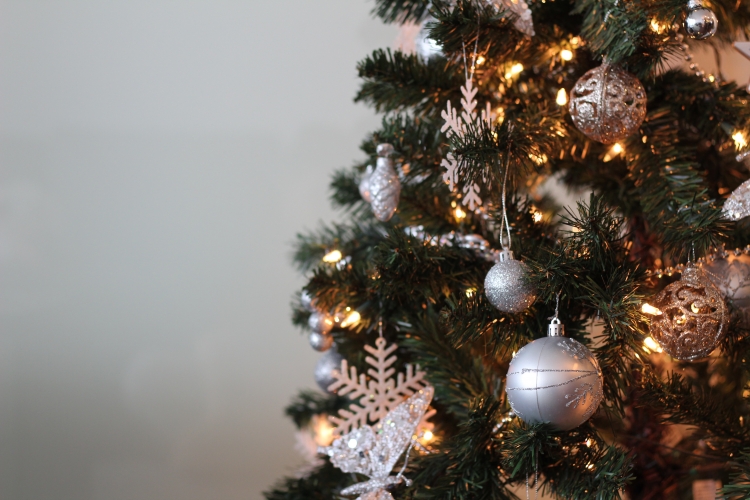  Έχει κενά το Χριστουγεννιάτικο δέντρο σου; Έτσι θα τα καλύψεις! 